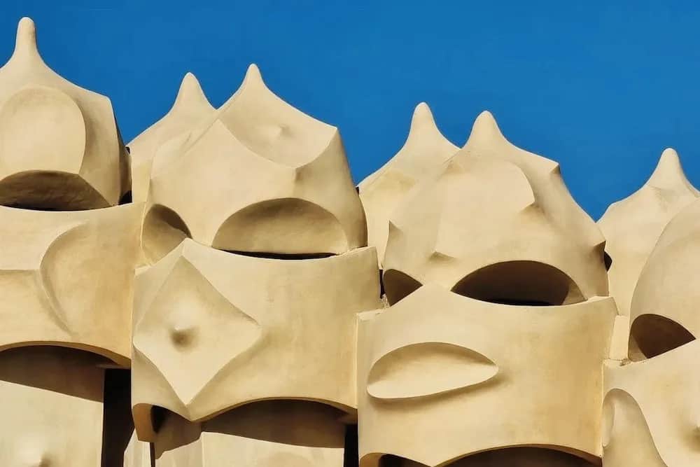 Gdzie spać w Barcelonie? Wybierz idealną dzielnicę na Twój wyjazd